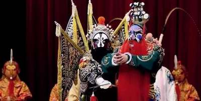 purple facial makeup:The image of Yang Yen-Chao in opera.