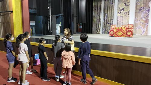 We learned about the school’s curriculum design and professional talent training from the interview.