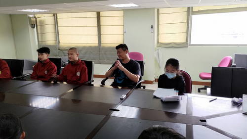 We learned about the school's learning content and actor training from the interview.