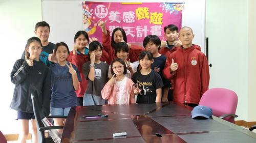 We learned about students’ study motivation and learning experience through the
interview.
