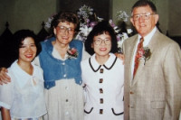 Dr. Noordhoff sponsored Chiu-yun Dai (second right) for her education in the nursing school. (1996)